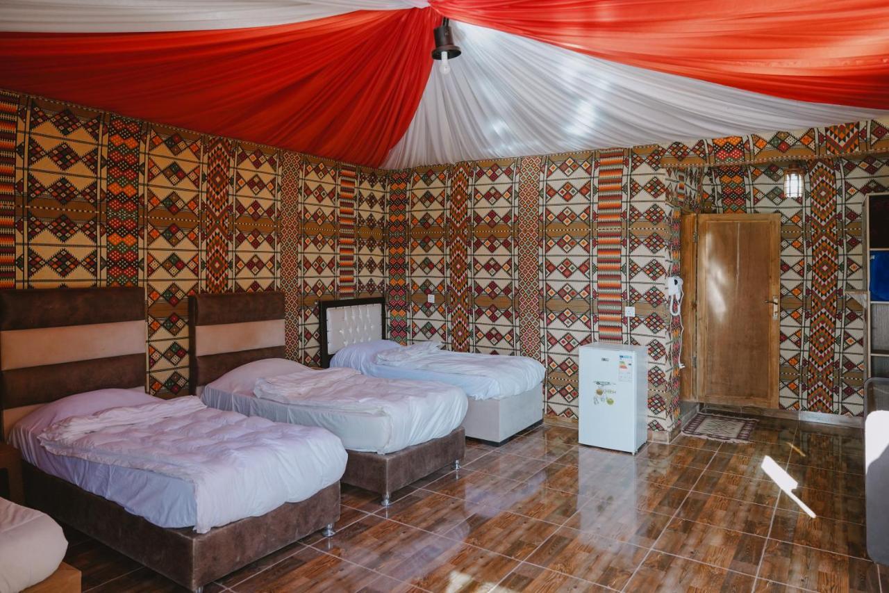Готель Hasan Zawaideh Camp Ваді-Рам Екстер'єр фото